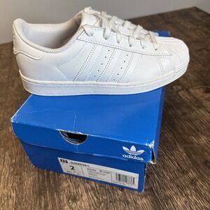 Adidas‎ Superstar C  Kids sneaker Size 2 White On White
